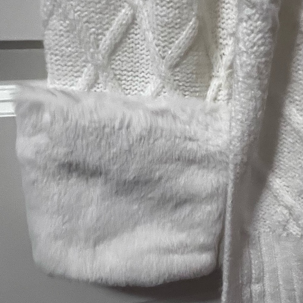 CeCe Sweater - Picture 4 of 8